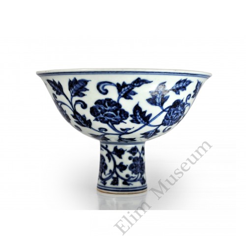1481 A b&W stem cup with scrolling lotus